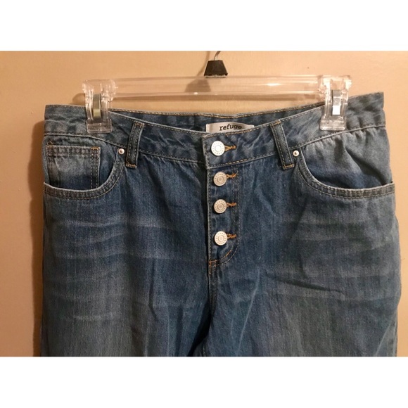 Multiple button cropped flare jeans - Picture 3 of 4